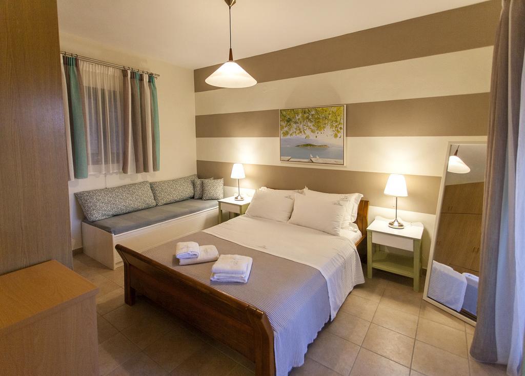 Apartment In Villa Rosebud Nikiana Exterior photo