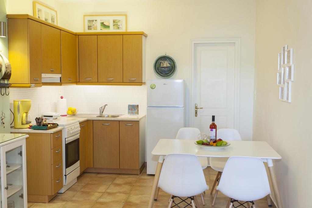 Apartment In Villa Rosebud Nikiana Exterior photo