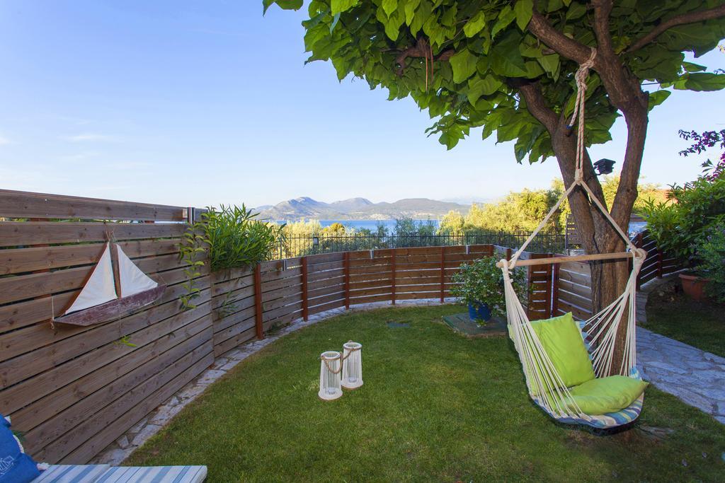 Apartment In Villa Rosebud Nikiana Exterior photo